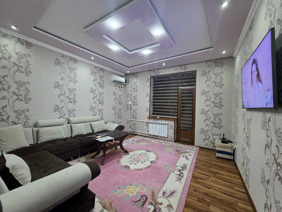 Продаётся 2х комн квартира на 3 этаже Ор-р 5 микрорайон Жомий