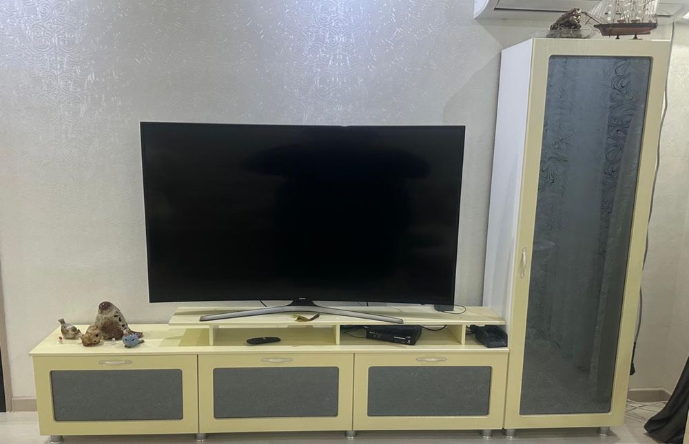 Комод с сервантом