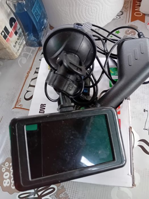Camera  auto  nouă  ,nefolosită