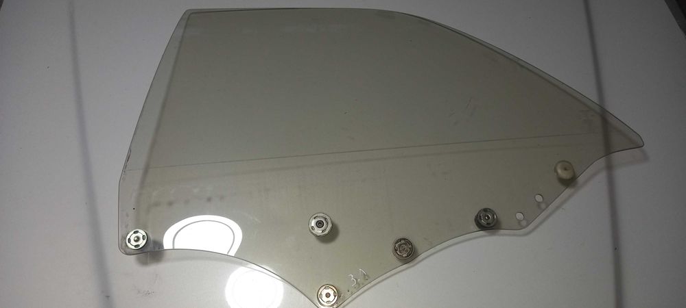 Стекло боковое левое правое Mark II/2, JZX100 /Chaser,GX100 Перед /зад