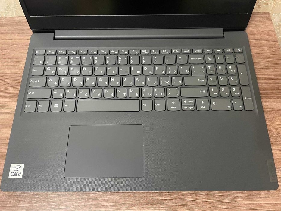 Lenovo V15-iil /Core i3-1005/8Gb Ram/256Gb ssd/intel graphics/