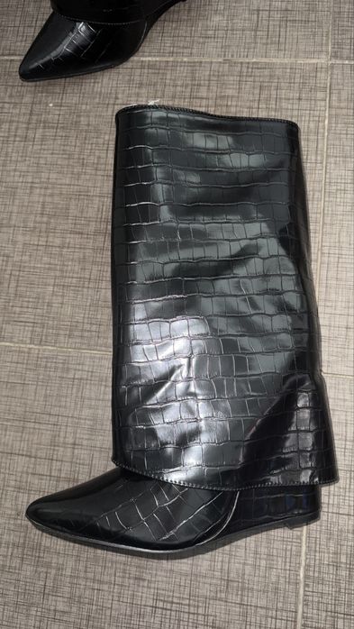 Високи кожени ботуши