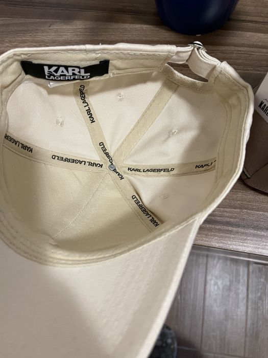 Шапка и чанта Karl Lagerfeld