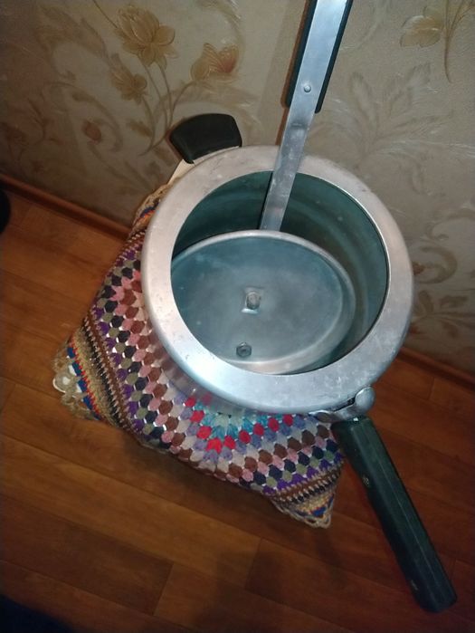 Продам Скороварку на 6 литров