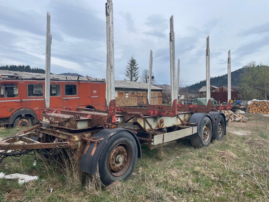 Camion si remorca transport busteni