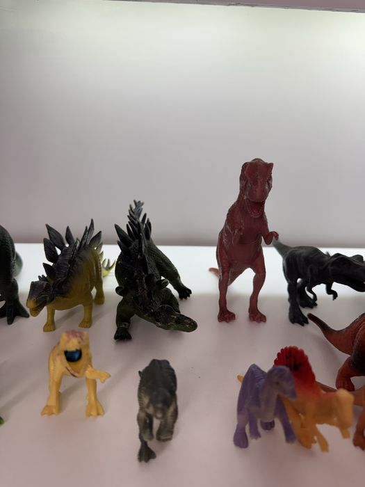 Динозавры игрушки