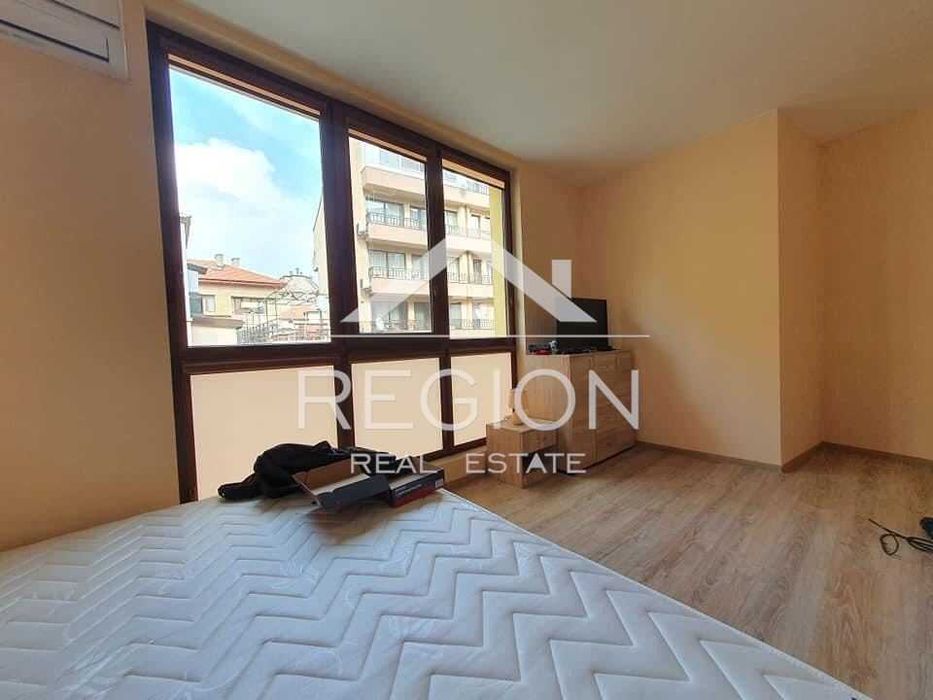 Дава се под наем Двустаен апартамент в Варна, Цветен квартал - 60 кв.м за 561 € - Снимка #3