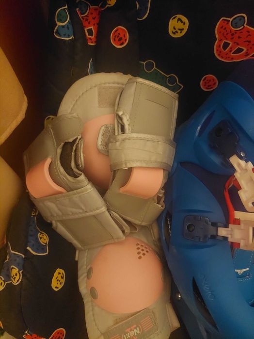 Vand role + casca+ genunchiere, cotiere, suporti maini