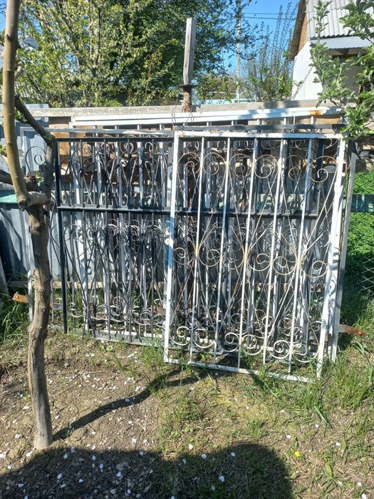 Продаётся решлтки на окна