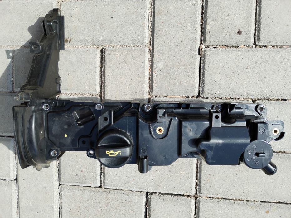 Vând capac culbutori Peugeot 308 SW II 2015  1,6 HDI