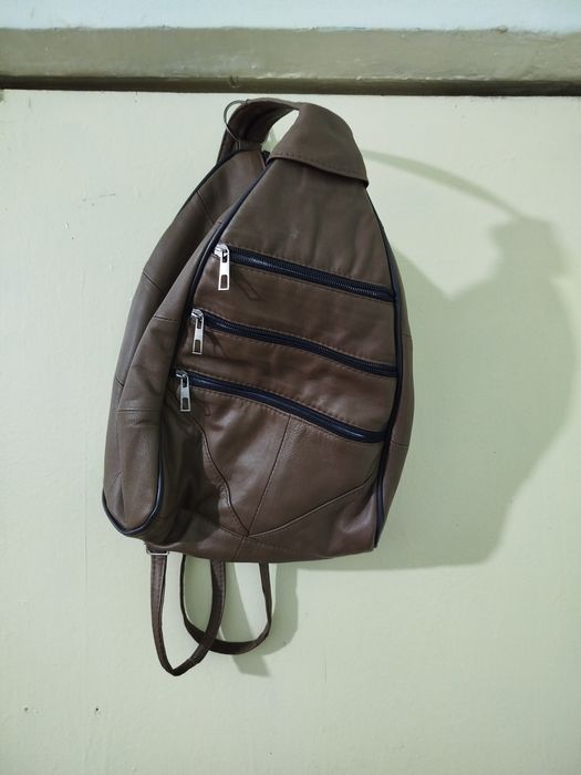 Продам кожаные сумки рюкзаки.