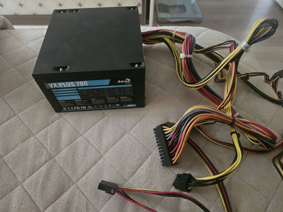 Продам Блок питания AeroCool VX PLUS 700