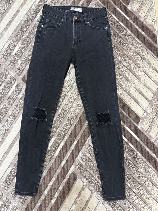 Продавам запазени дрехи в размер хс/с.