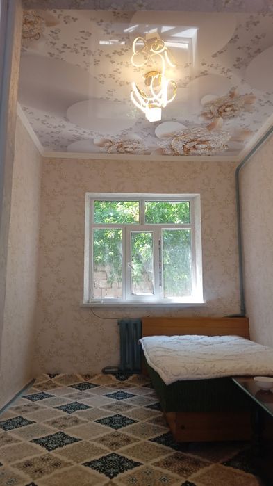 Uy sotiladi srochna Nurafshon markazida xamma sharoitlari bilan