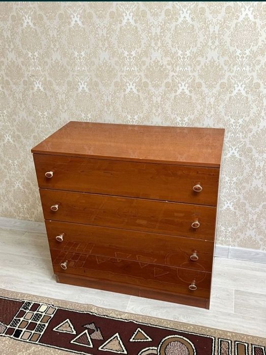 Плательный шкаф и комод
