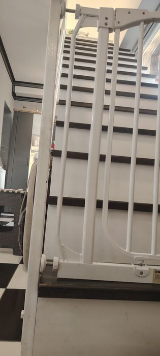 Poarta scari pentru copii