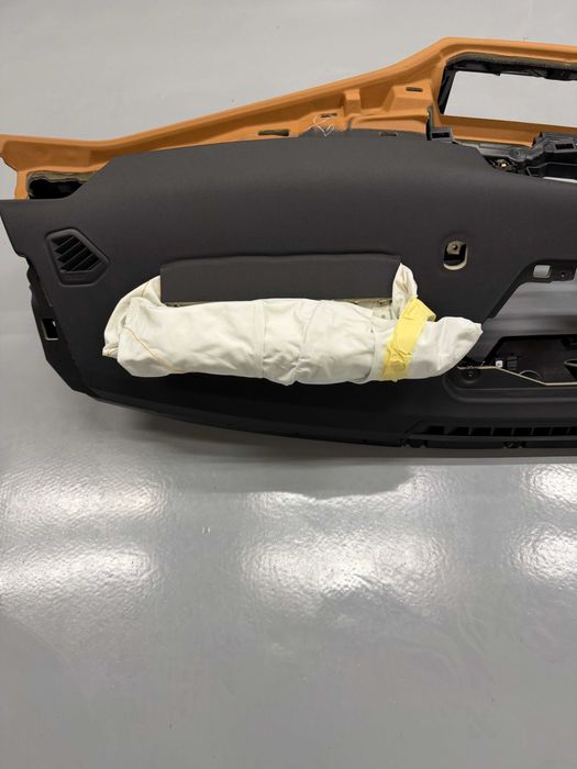 BMW G20 арматурно табло цвят cognac с airbag модул