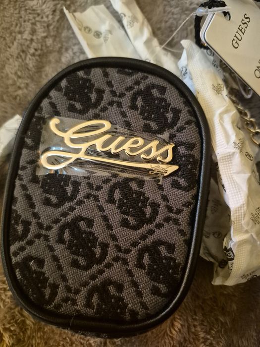 Guess страхотна чантичка
