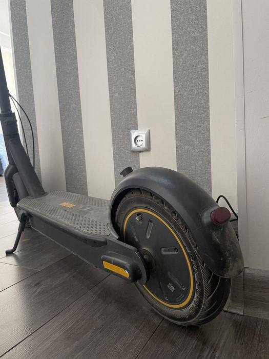 Электросамокат Ninebot Kickscooter Max