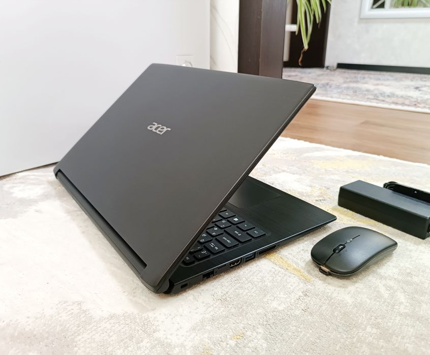 Ноутбук Acer Core i3-8130U Windows 10.