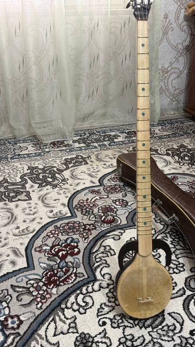 Qashqar rubobi holati yangidek