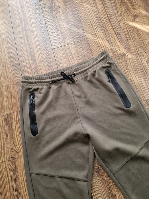 Страхотно мъжко долнище размер XL, без
забележки като ново, цена 40лв