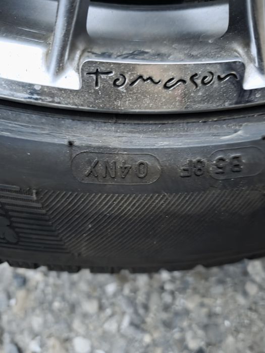 Гуми 235/55/16 с джанти 5х114.3 thompson