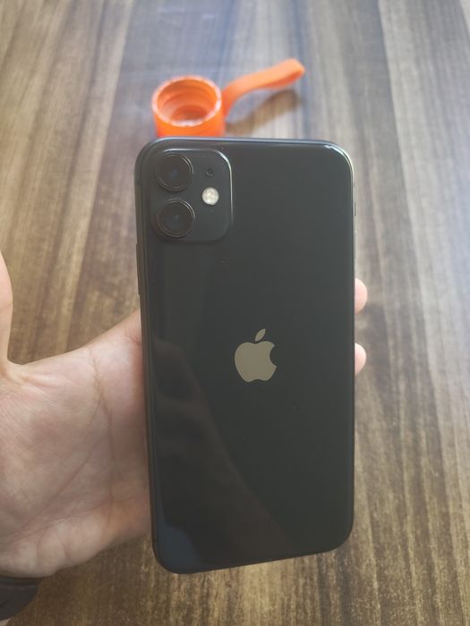 Iphone 11 / 128 GB / ios 18