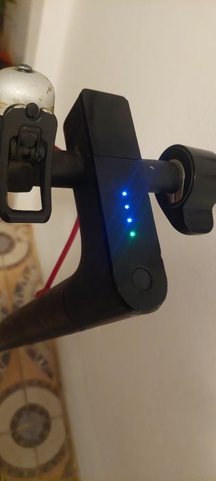 Vând trotineta  cu încarcator