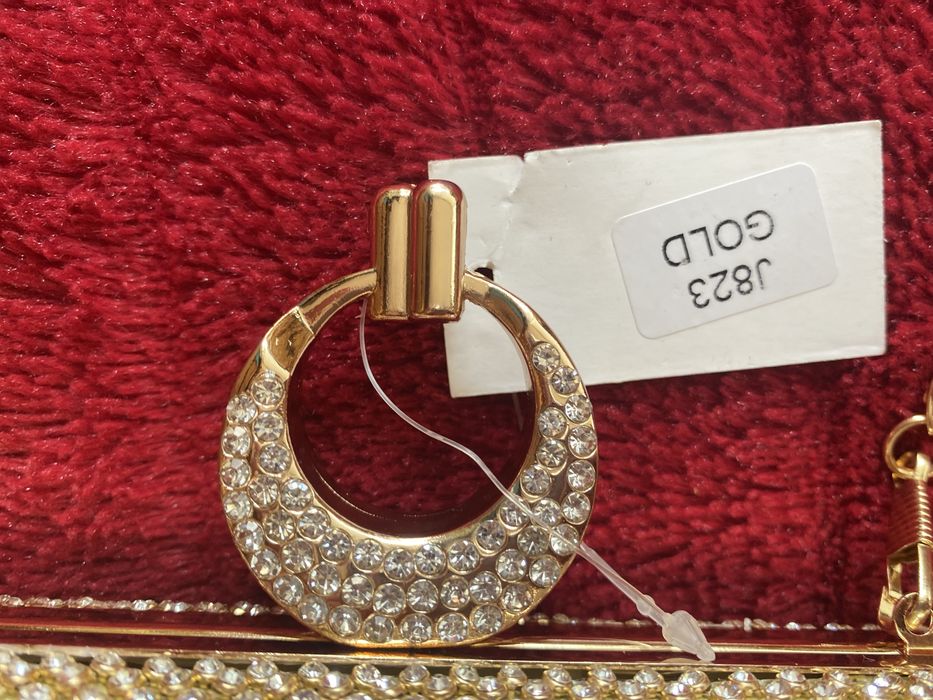 златна клъч чанта -Нова