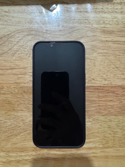 Продам Iphone 13