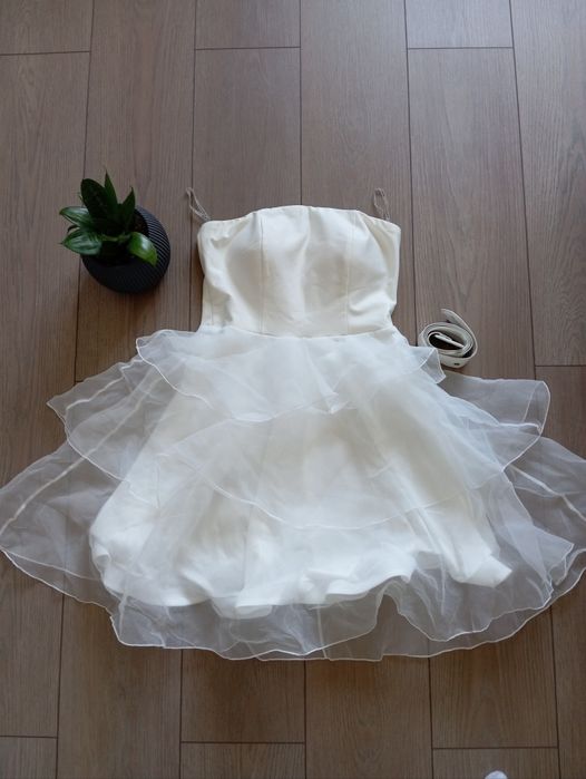 Нови роклички размер С