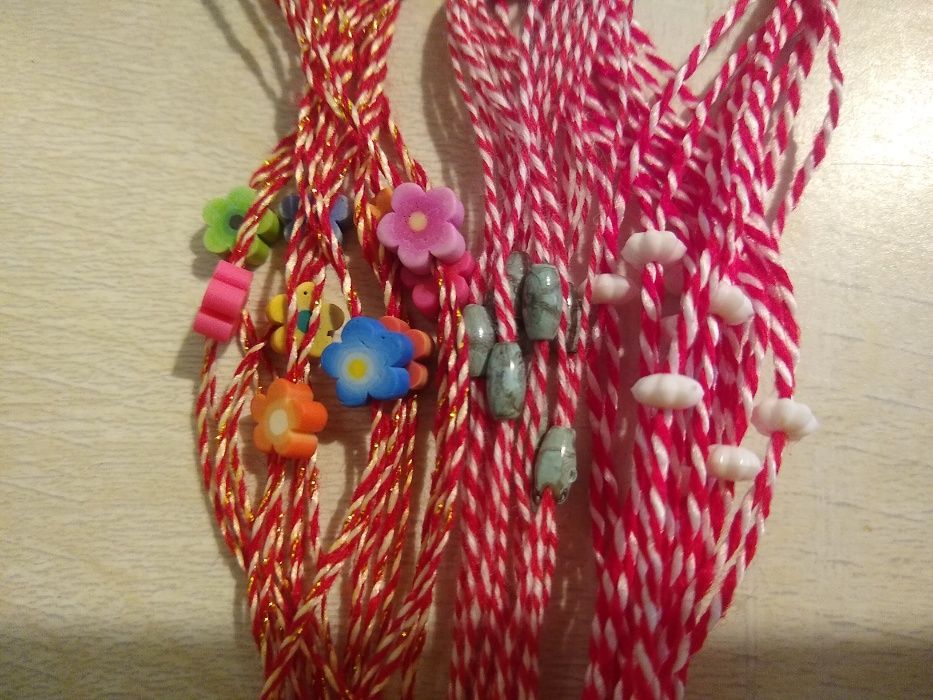 РАЗПРОДАЖБА Мартеници на снопчета (вързалки, връзки) -на едро и дребно