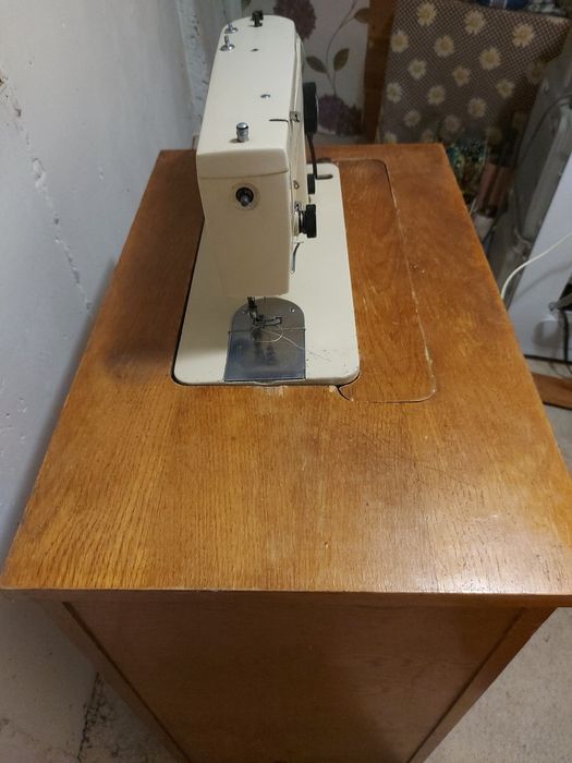 Masina de cusut  Veronica