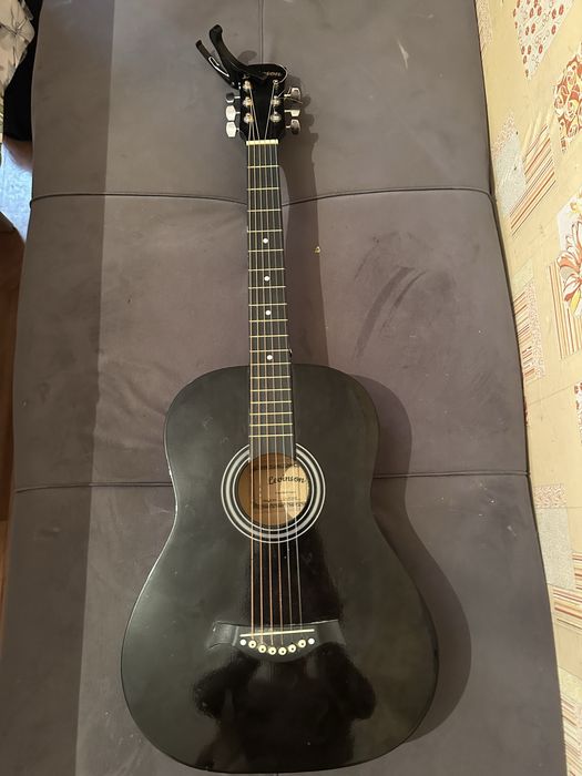 Акустическая гитара