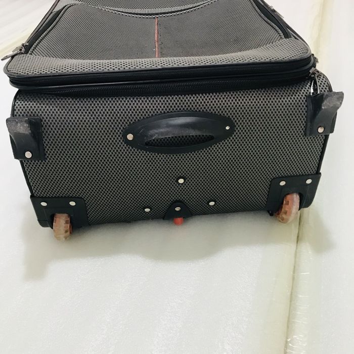 Срочно продаю чемодан