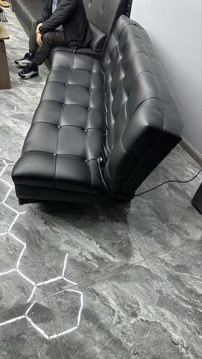 Диван сатылады кара былгары кожа