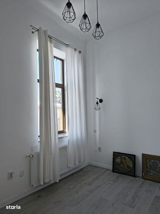 Apartament in zona centrala,finisat (cladire istorica ),mobilat,cu par