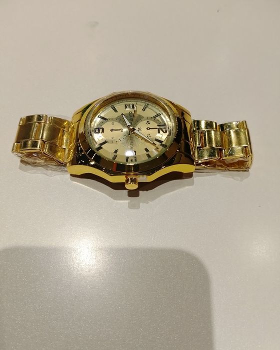 Yangi oltin rangli erkaklar qo‘l soati
Yangi holatda.
Juda chi