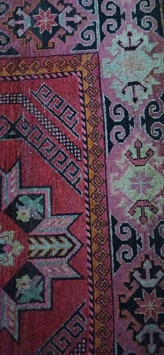 Gilamlar sotiladi kelishgan holda