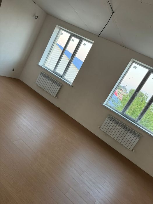 Продам танхаус район старый аэропорт