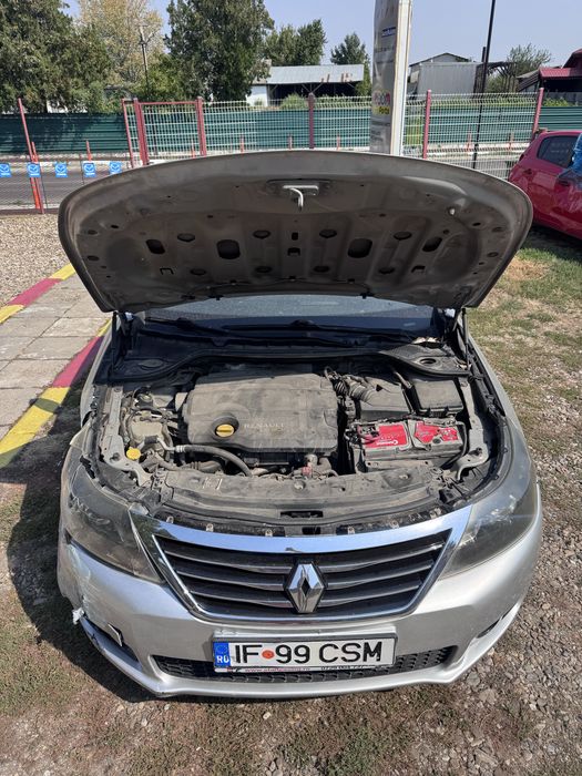 Renault Latitude 2.0 dci 150 Euro 5 avariat an 2011