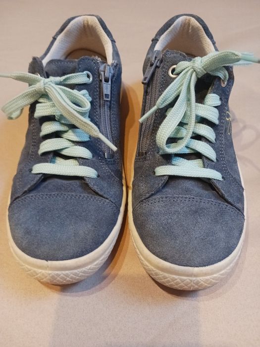 Детски пролетни  обувки на superffit за момиче  номер  23 и 33
