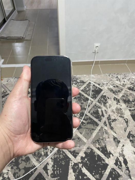 Продам айфон 16 про