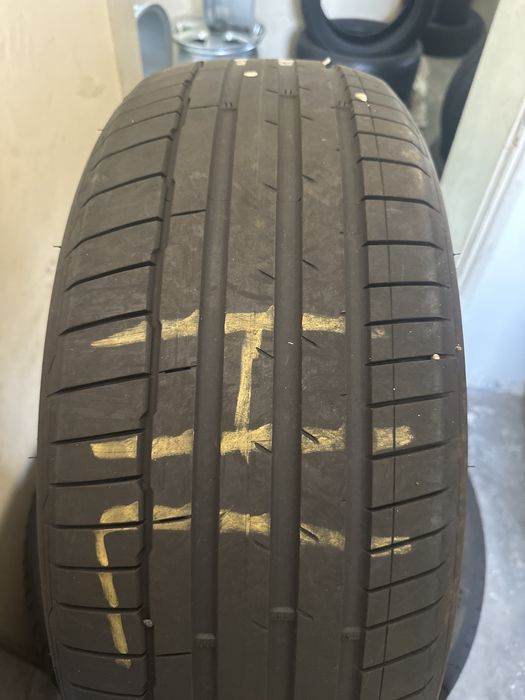 2 бр. Гуми Hankook Ventus S1 evo3 EV 235/55 R19 - (Перфектни за EV/SUV!)