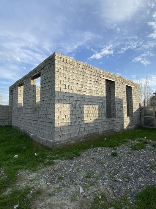 Uchastka Sotiladi Jomboy tuman galakapa qishloği 8 sotix