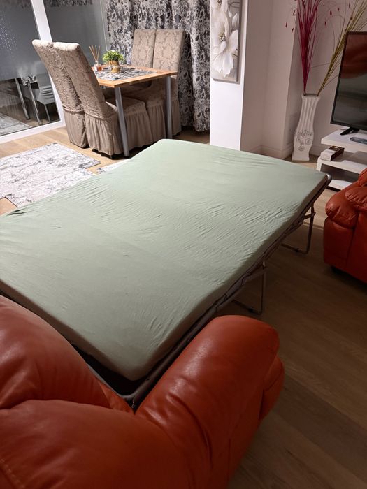 Canapea extensibila piele naturală cu 2 fotolii marca Mobexpert