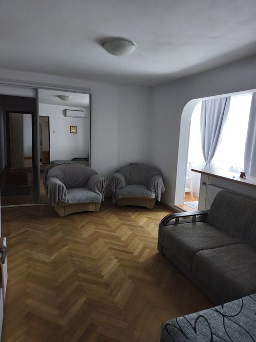 Închiriez apartament 3 camere — fotografia 3