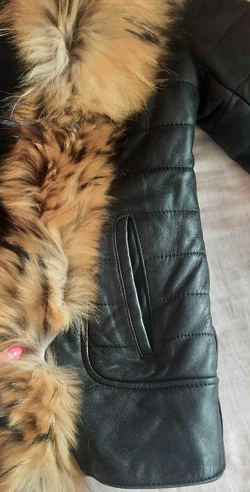 Елегантно дамско яке от естествена кожа и лисичи пух - S размер