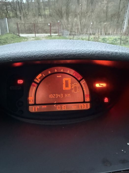 Vand Renault Modus  5000 lei neg